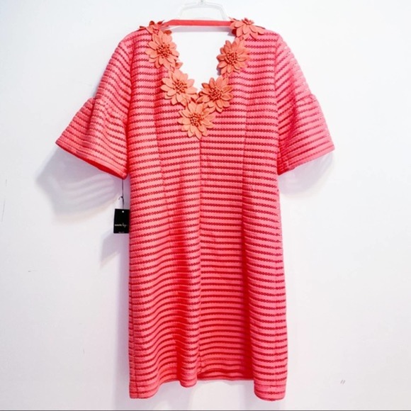 Nanette Lepore NWT Sweet Surprise V-Neck Floral Applique Shift Dress 12 - Picture 1 of 9